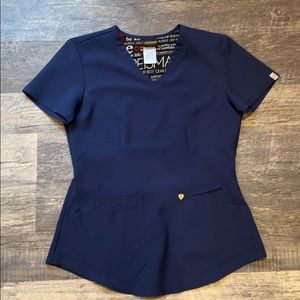 Careisma by Sofia Vergara size S scrub top